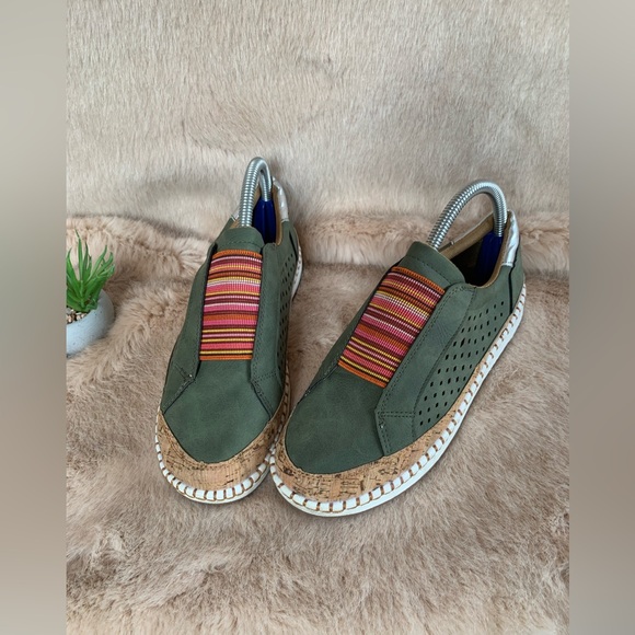 Womens Hollow design flat colour block slip on casual shoe - Picture 3 of 4